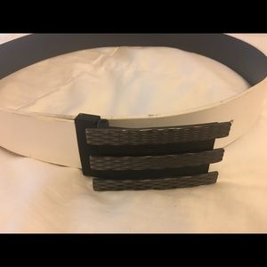 White belt with detachable buckle